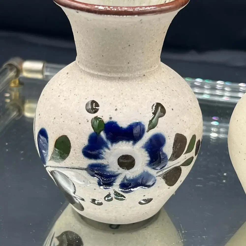 Vintage Small set of 2 Mexican Tonala Folk Art Sandstone Pottery Vases/Artist si